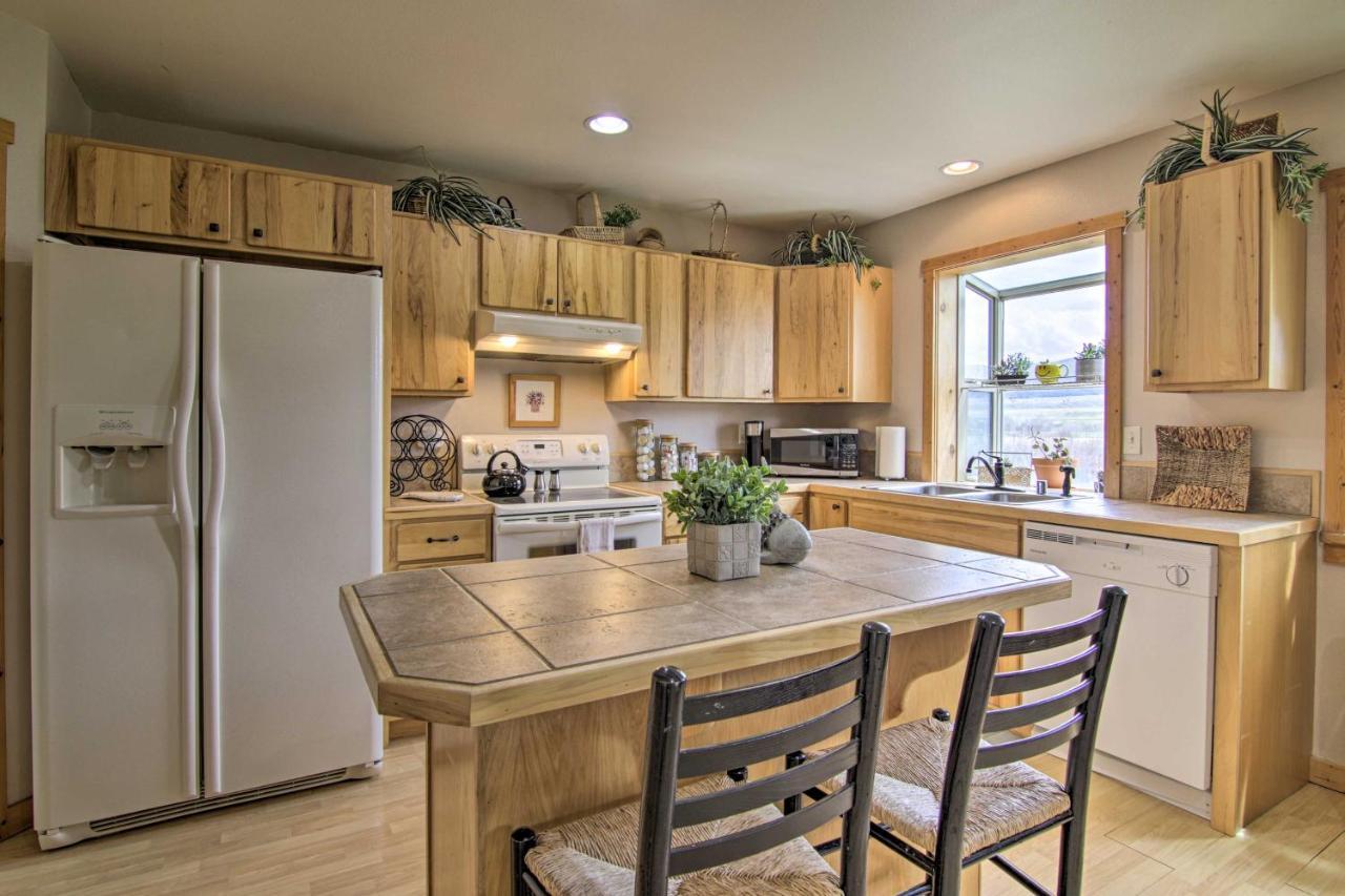 Airy Emigrant Townhome With Sweeping Mtn Views! Exterior foto